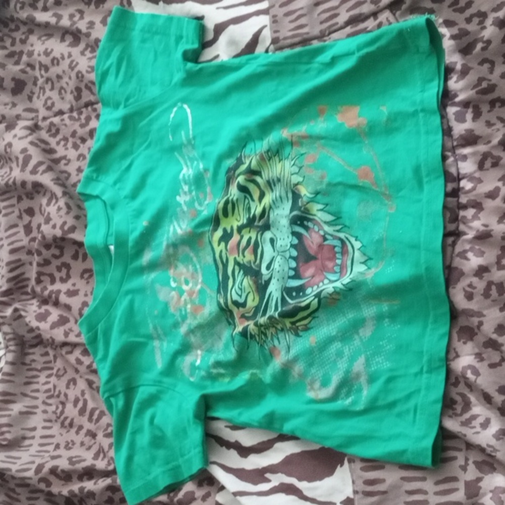 Kids ED HARDY GREEN SHIRT 👕 AUTHENTIC 💯 size on shirt fits 3-4 yrs not 5-6